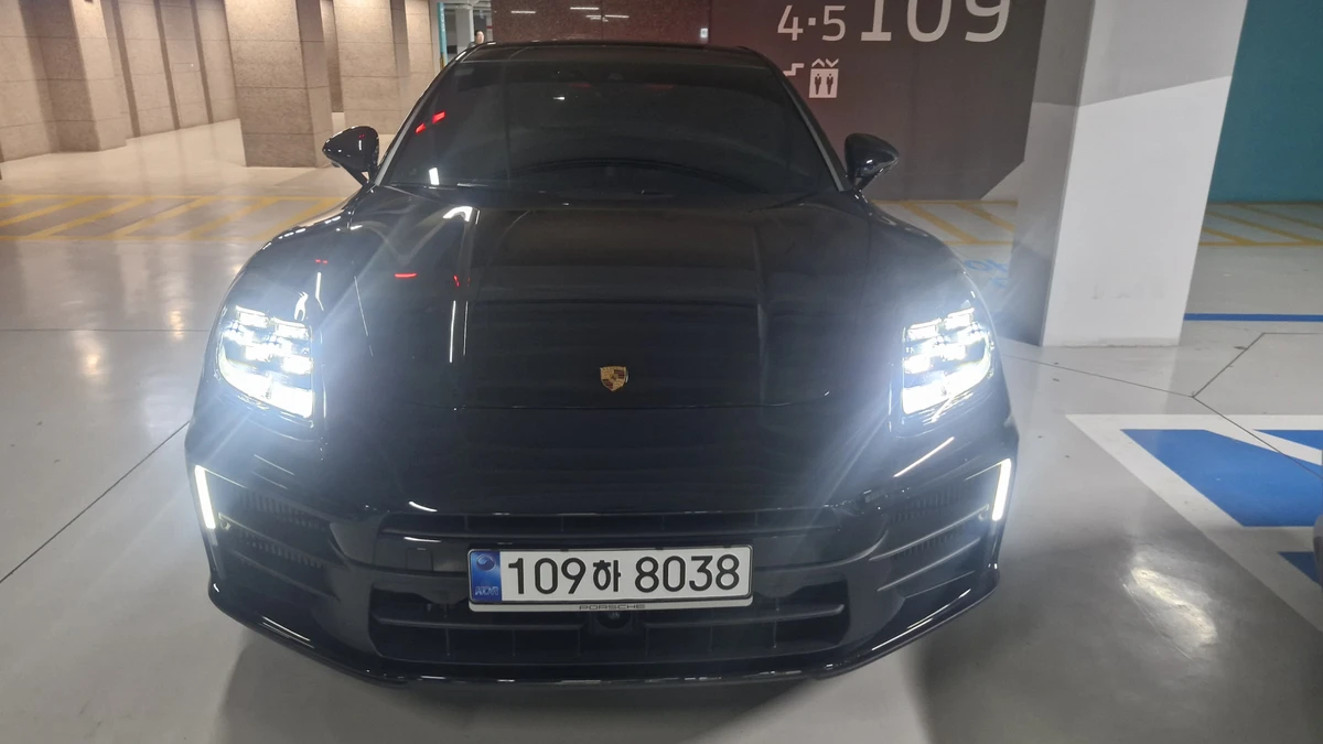 포르쉐 Panamera 4